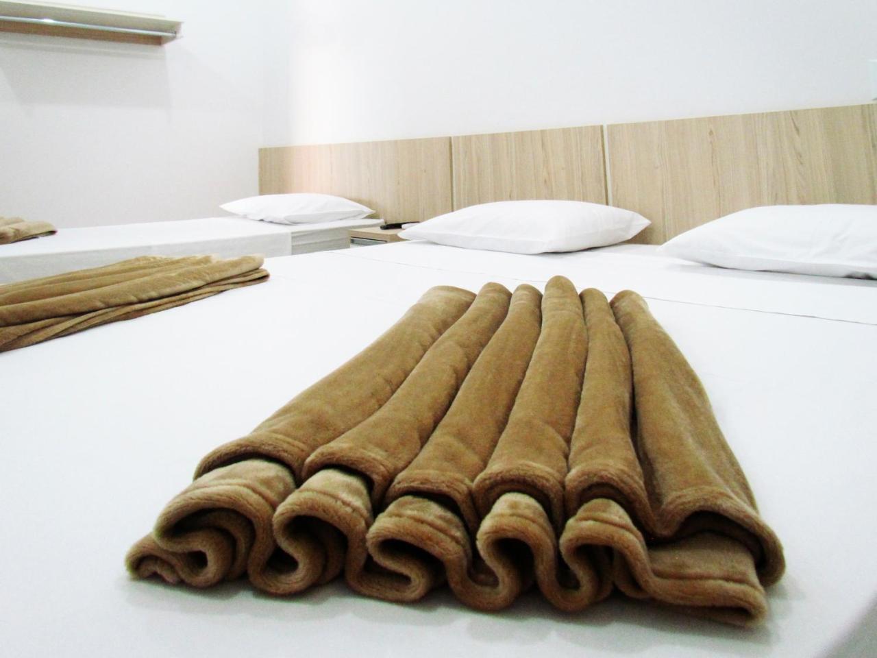 Hotel Oliveiras Trindade  Esterno foto